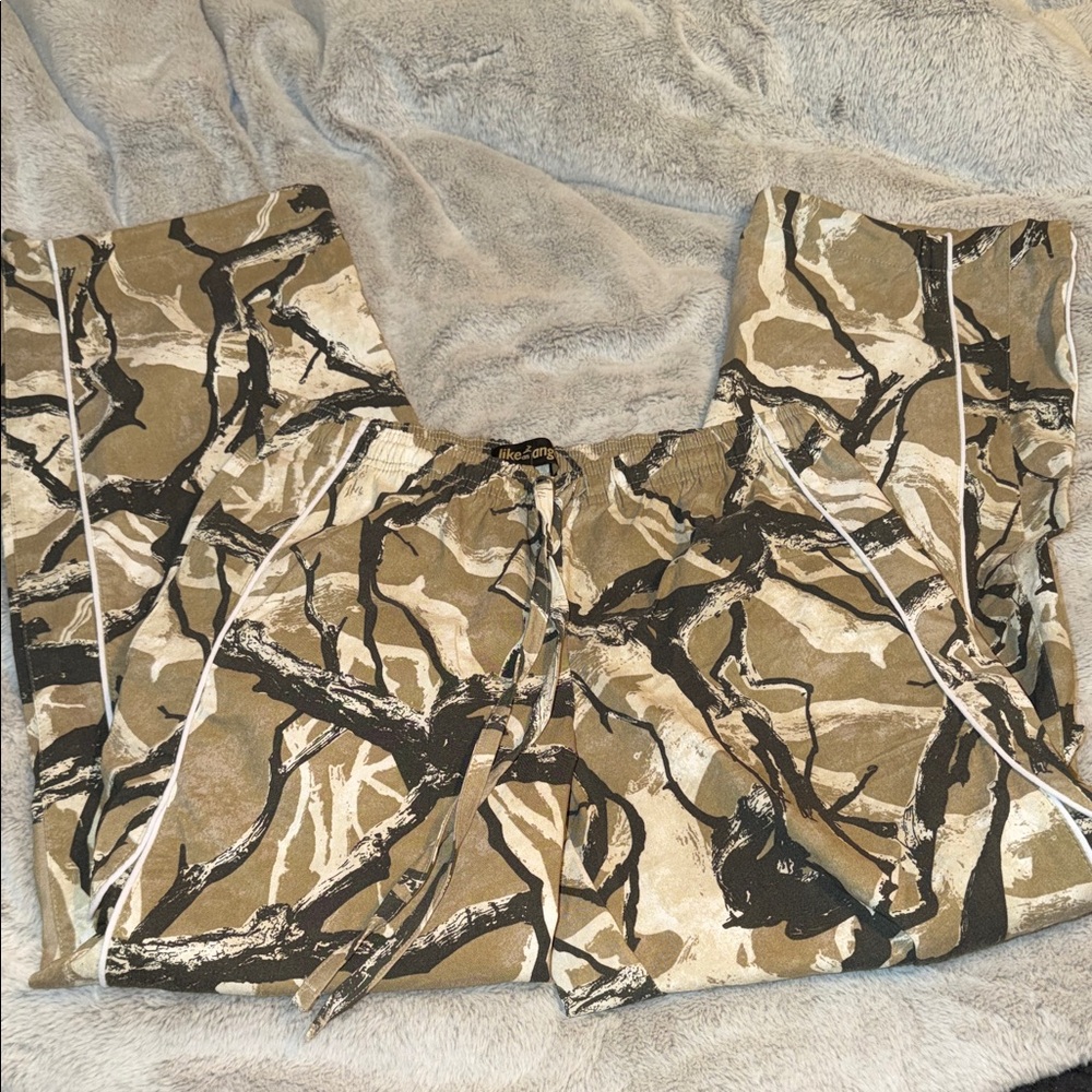 Angel Camouflage Patterned Pants